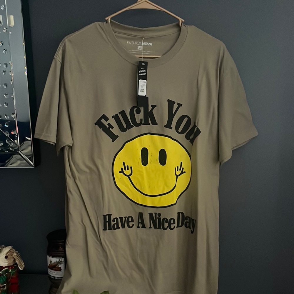 Graphic tee